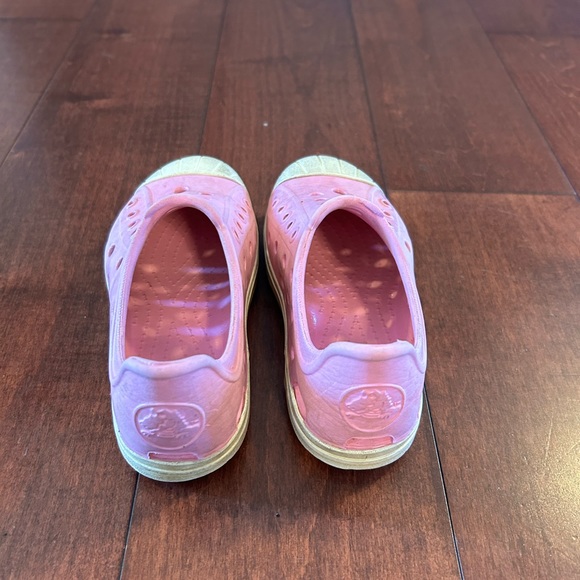 Crocs toddler waterproof slip on closed back sneaker - Picture 3 of 3